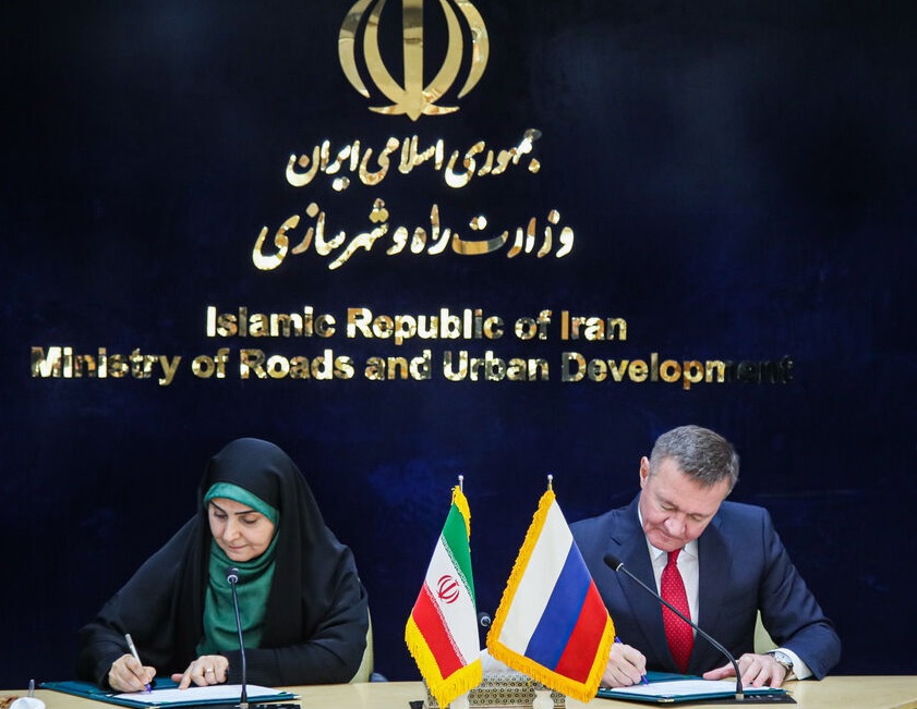 نقشه راه همکاری‌های حمل و نقلی و ترانزیتی سال ۲۰۲۵ ایران و روسیه به امضا رسید