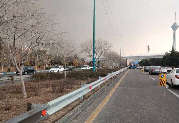 نوسازی و افزایش ایمنی گاردریل‌های بزرگراه شهید همت