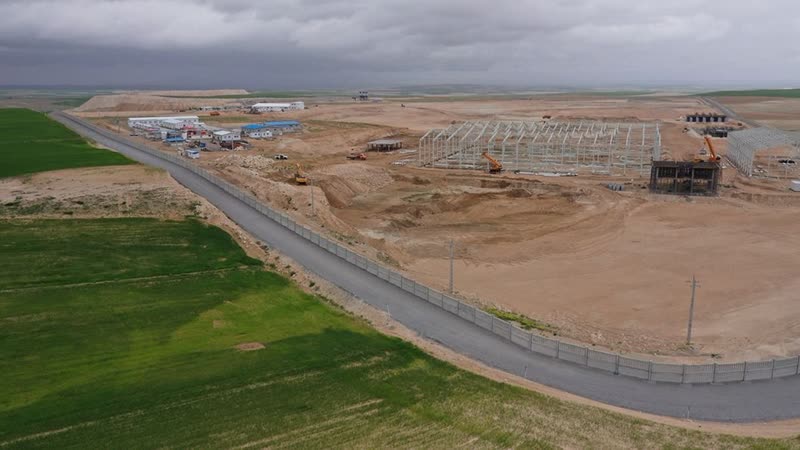 بازدید رییس هیات عامل ایمیدرو از پروژه فولاد سازی قروه