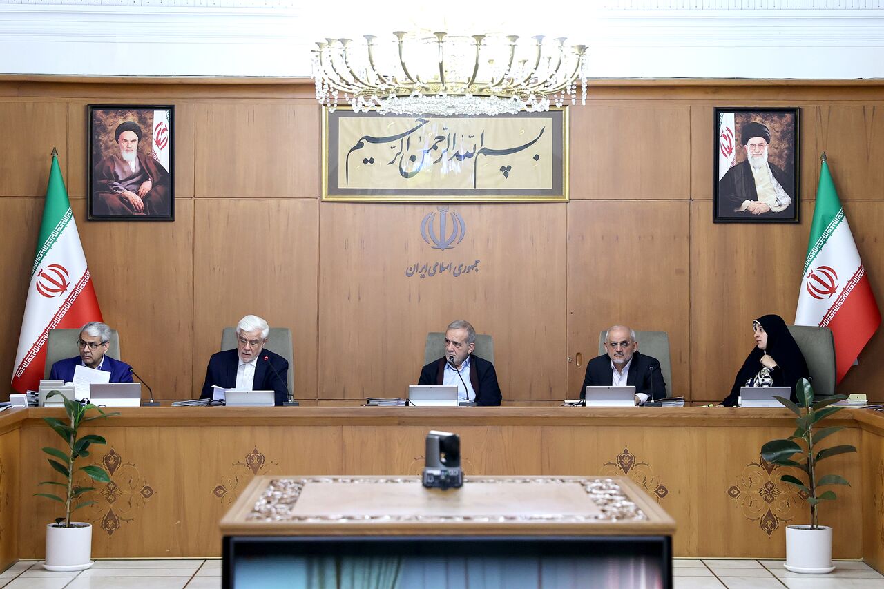 تأکید پزشکیان بر ضرورت اطلاع‌رسانی در مبارزه با قاچاق