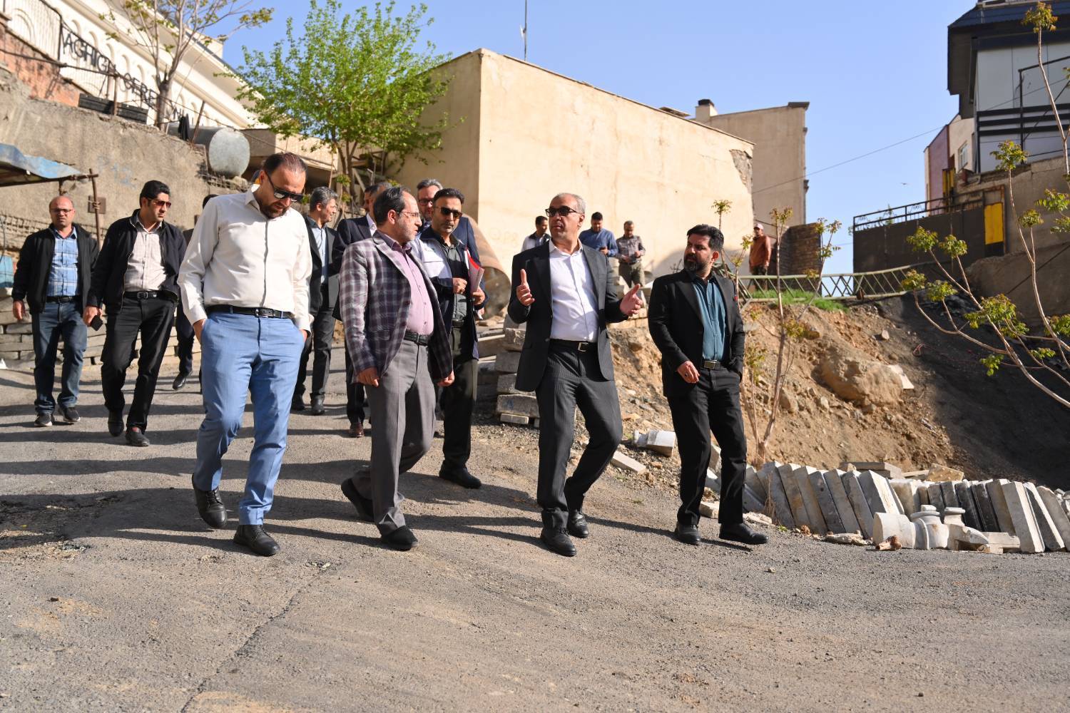 تعیین تکلیف گود اژدری در محله جماران