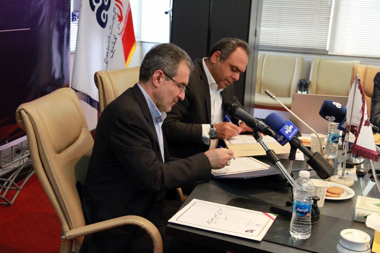 در رتبه بندی‌ها بیشتر به صنایع بزرگ توجه و از صنایع کوچک غفلت شده است