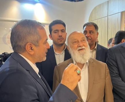 بازدید رئیس شورای اسلامی شهر تهران از غرفه موسسه ملل در نمایشگاه مشهد