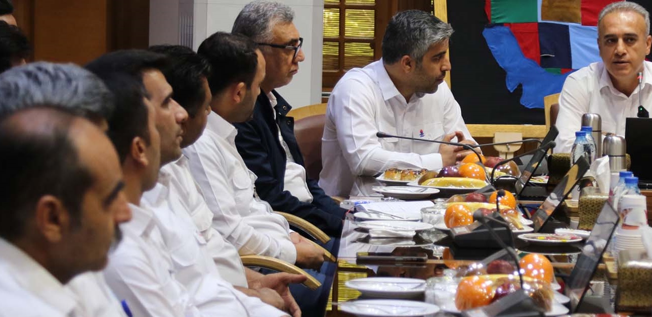 تجلیل از ستون‌های تولید در روز کارگر در پتروشیمی پردیس