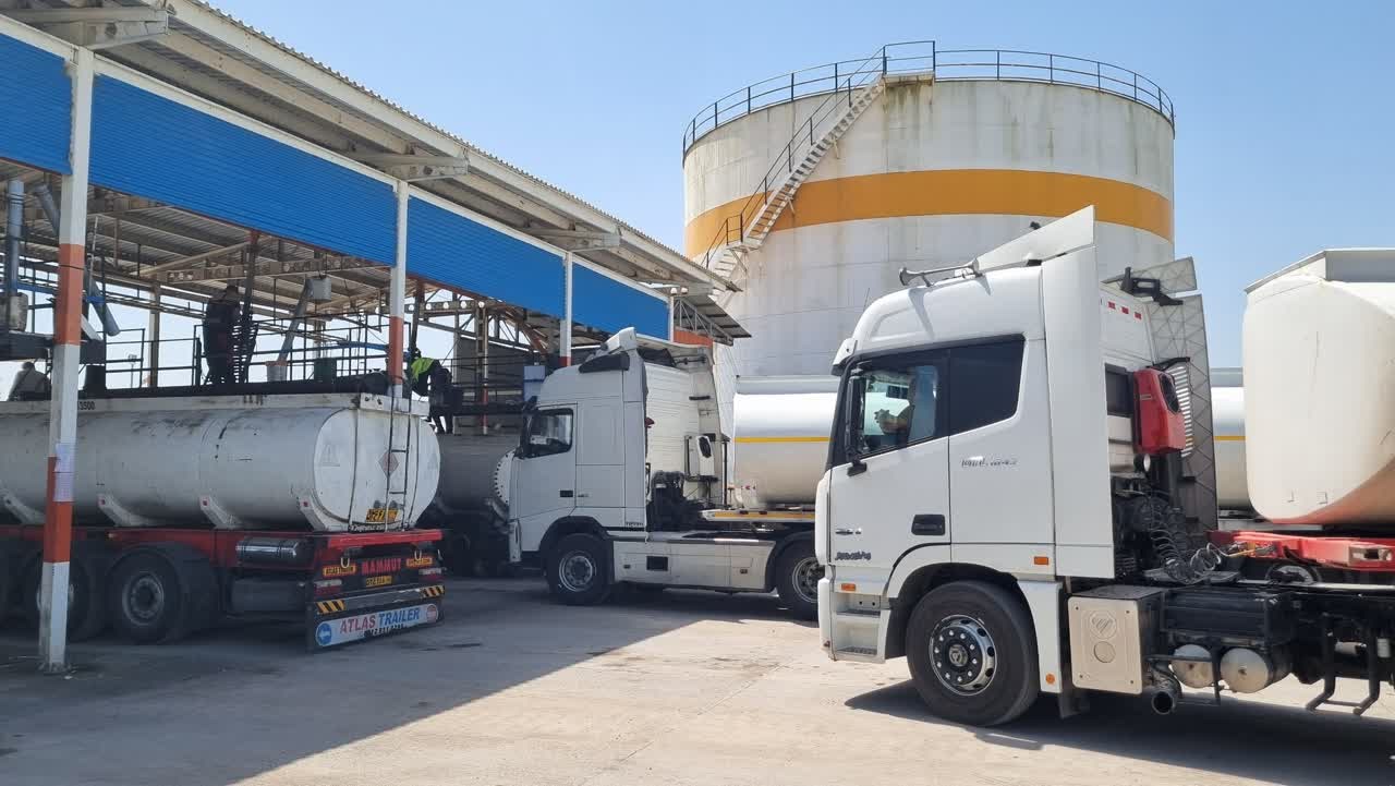 ترخیص محموله روغن خام خوراکی از بندر کاسپین منطقه آزاد انزلی