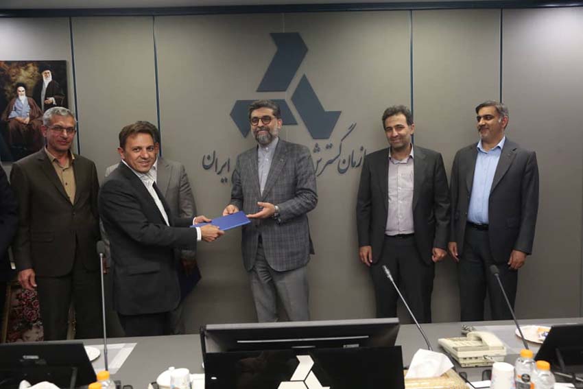 سازمان مدیریت صنعتی راهکارهای مؤثر برای آینده صنعت کشور ارائه دهد