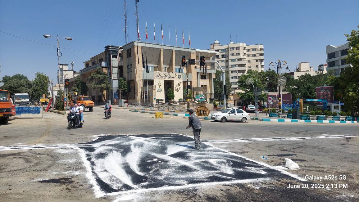 عملیات آسفالت محور میدان قدس انجام شد