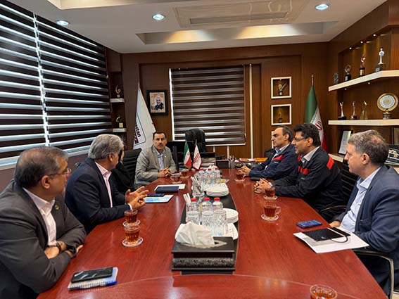 دیدار مدیرعامل فولاد اکسین با سرپرست بانک تجارت خوزستان