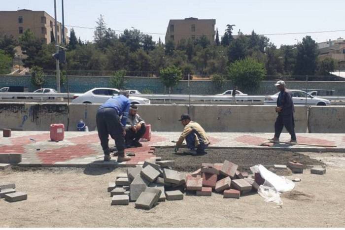 کف‌پوش گذاری فضاهای پیرامونی زیرگذر جنوب به جنوب بزرگراه شهید چمران