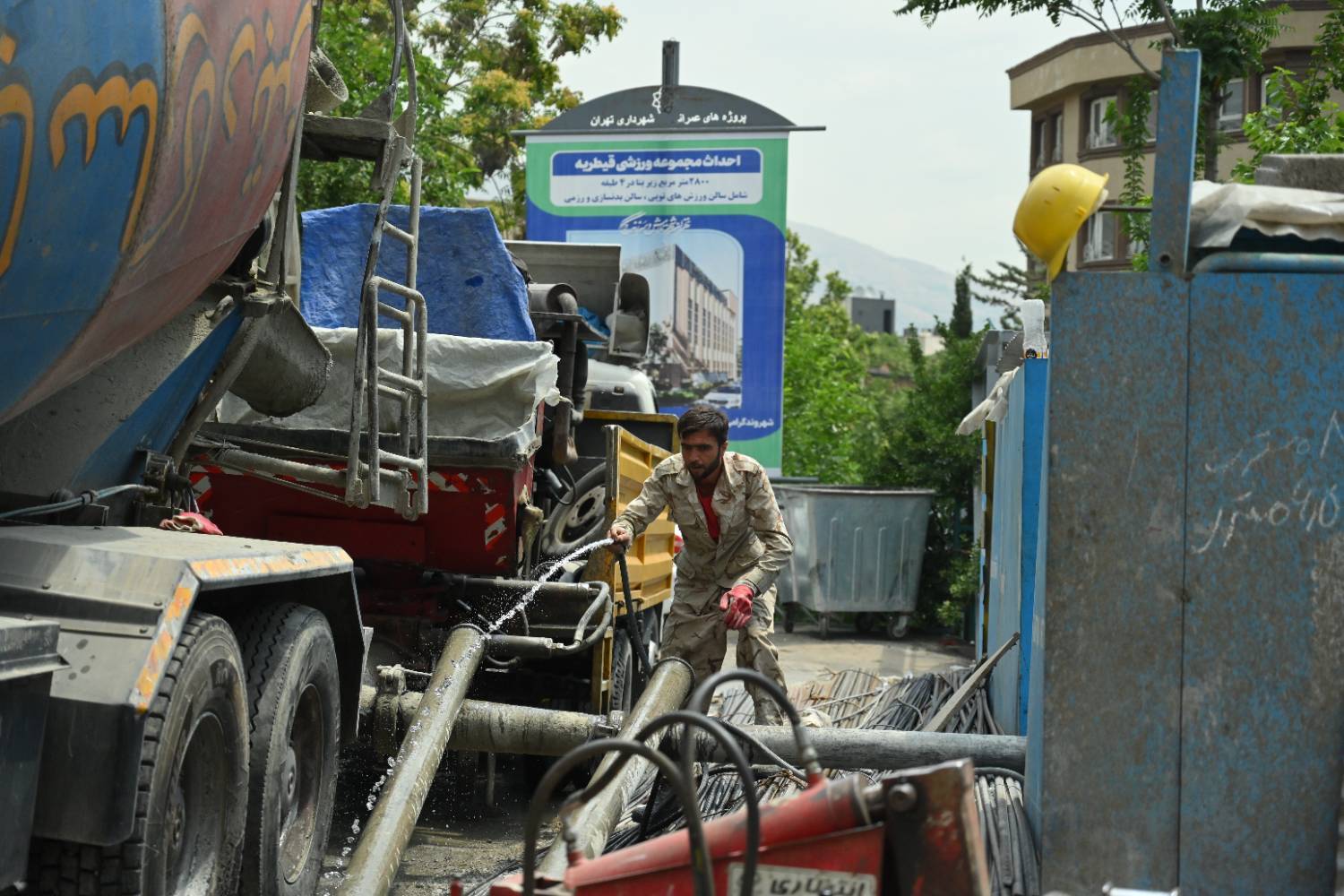 منطقه یک رکورد بتن ریزی در ارتفاع را در مجموعه ورزشی قیطریه شکست