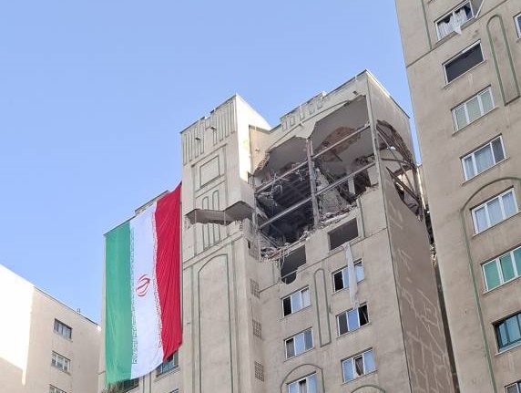 پرچم ایران بر فراز مقتل شهدا اکران شد