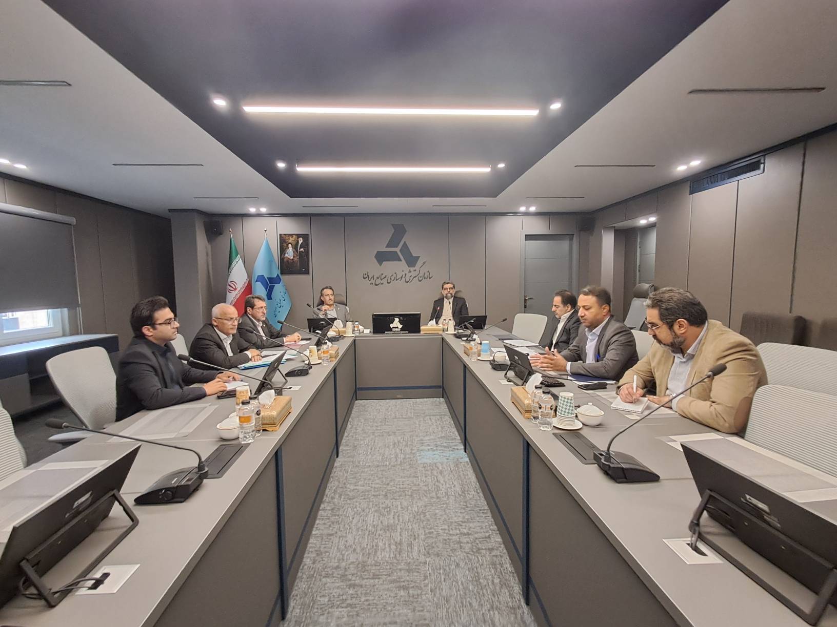 نشست مشترک ایدرو و سازمان بنادر؛ گامی برای توسعه اقتصاد دریامحور