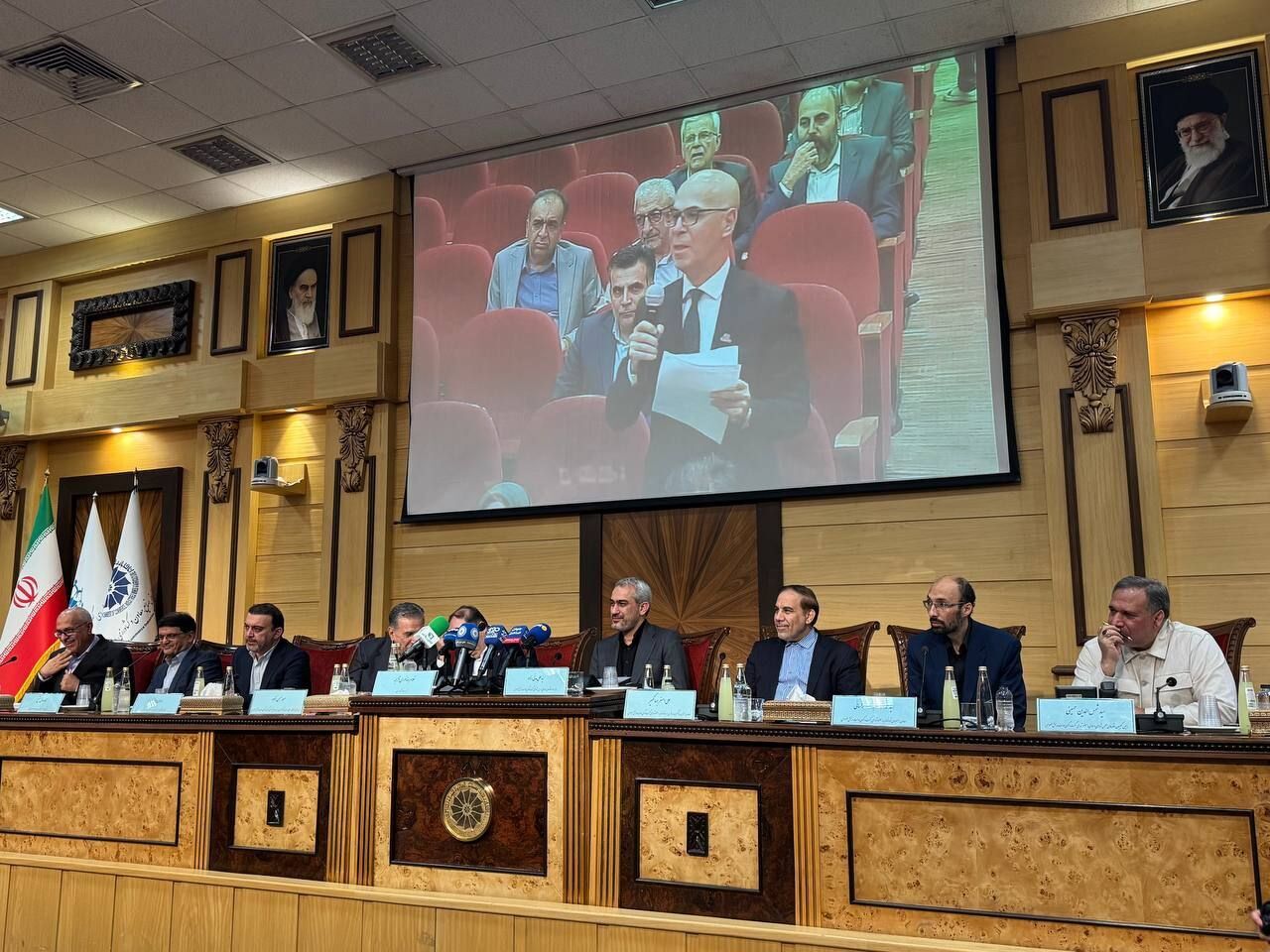 کاهش بخشی از هزینه‌های دولت هزینه سیاسی به دنبال دارد