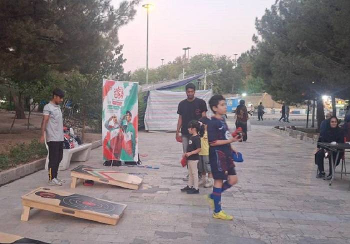 رقابت ورزشکاران محلات منطقه2 در مسابقات قهرمان شهر 4 کلید خورد