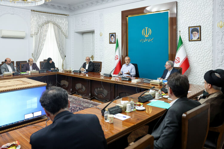 تاکید پزشکیان بر اهمیت تجهیز مدارس مطابق با استانداردهای جهانی