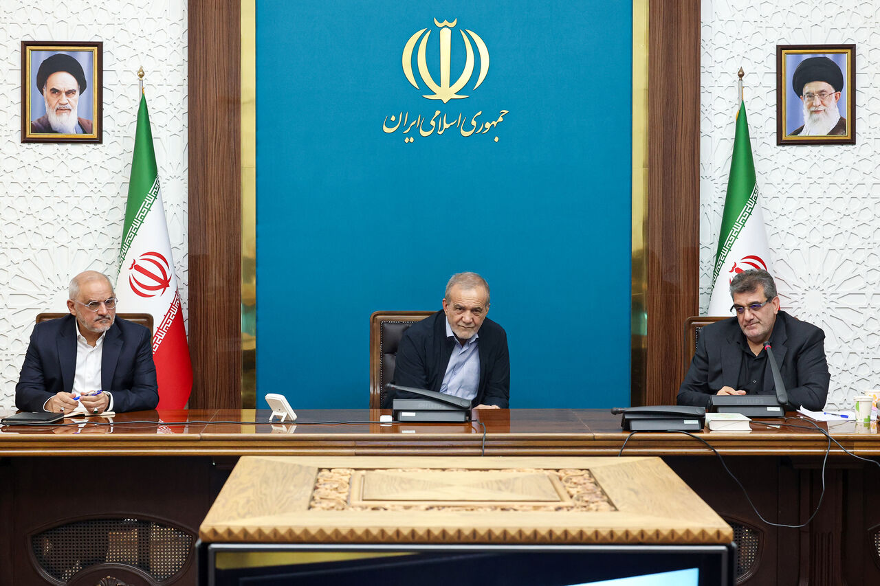 تأکید پزشکیان بر فوریت اصلاح جدی رفتار مدیران دولتی برای مصرف انرژی دستگاه‌ها