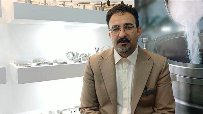 داروسازان ایرانی در انحصار برندهای خارجی؛ شرکت‌های داخلی راهکار کاهش هزینه‌ها را پیشنهاد دادند 