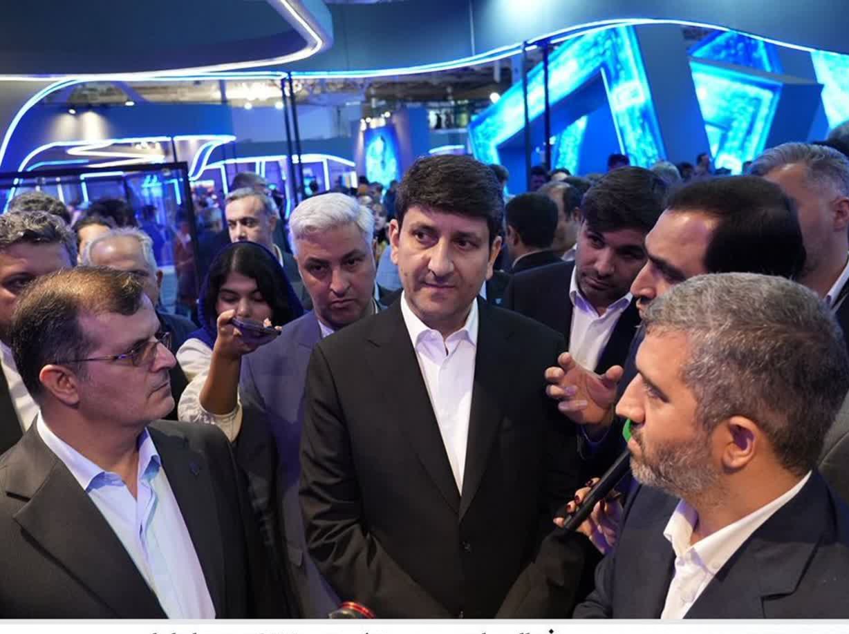 فعال‌سازی رسمی نخستین eSIM همراه اول؛ بیش از نیم میلیون نفر در صف استفاده