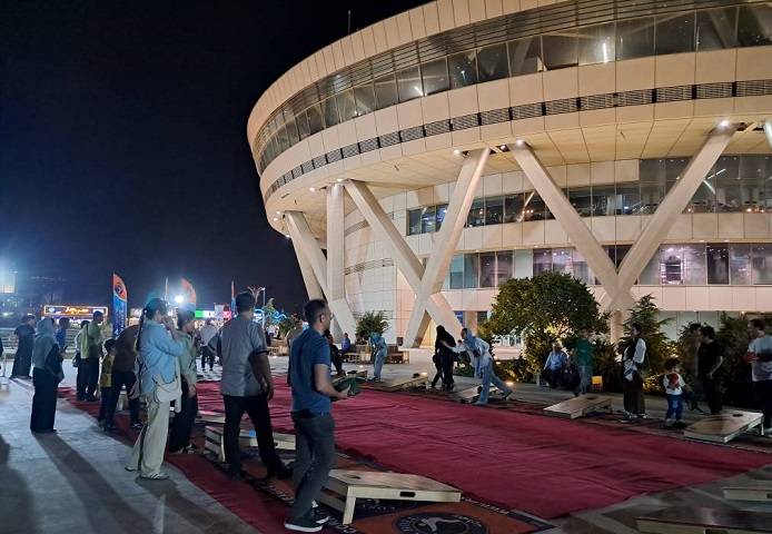 رقابت ورزشکاران منطقه ۲ زیر سایه برج میلاد