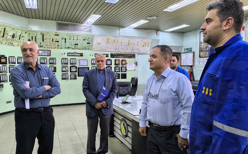 بازدید رئیس هیئت مدیره نفت سپاهان از واحدهای عملیاتی و تولیدی پالایشگاه