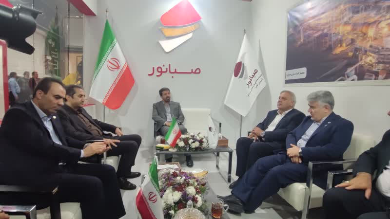 بازدید نماینده مردم اسدآباد، رئیس هیأت عامل ایمیدرو و استاندار همدان از غرفه صبانور