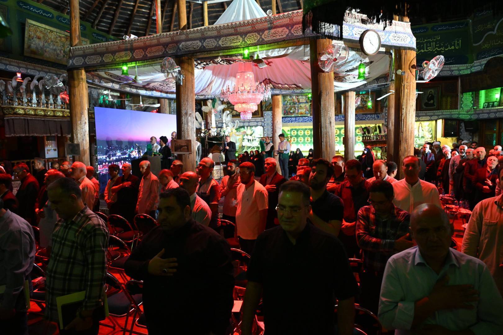 خادمان و پیرغلامان حسینی فرهنگ عاشورا و اربعین را زنده نگه داشته‌اند