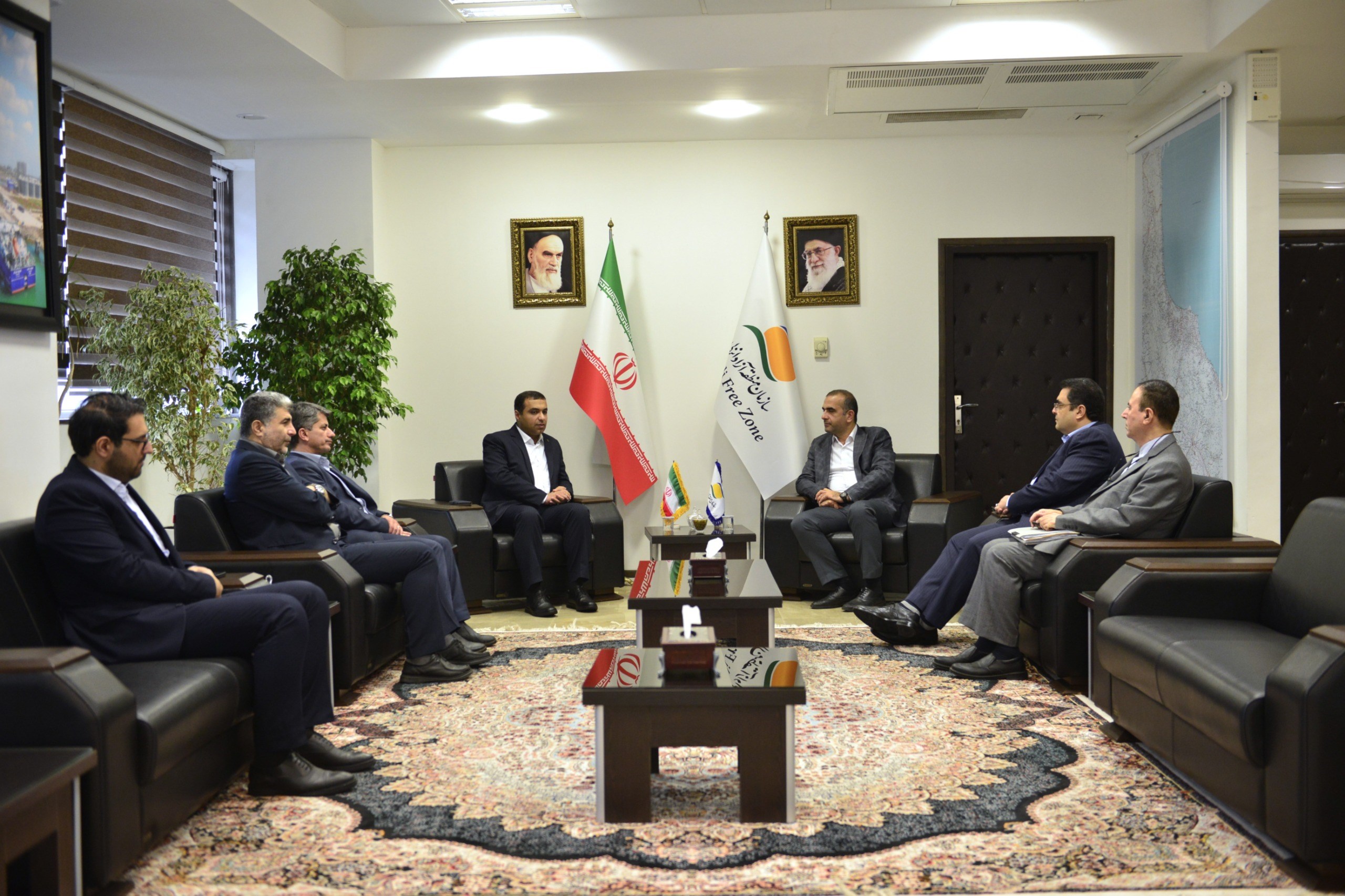 دیدار هیأت مدیره مرکز کارشناسان رسمی دادگستری استان گیلان با مدیرعامل سازمان منطقه آزاد انزلی