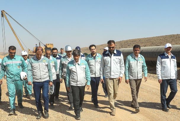 بازدید مدیرعامل گروه فولاد مبارکه از پروژه انتقال آب از دریای عمان