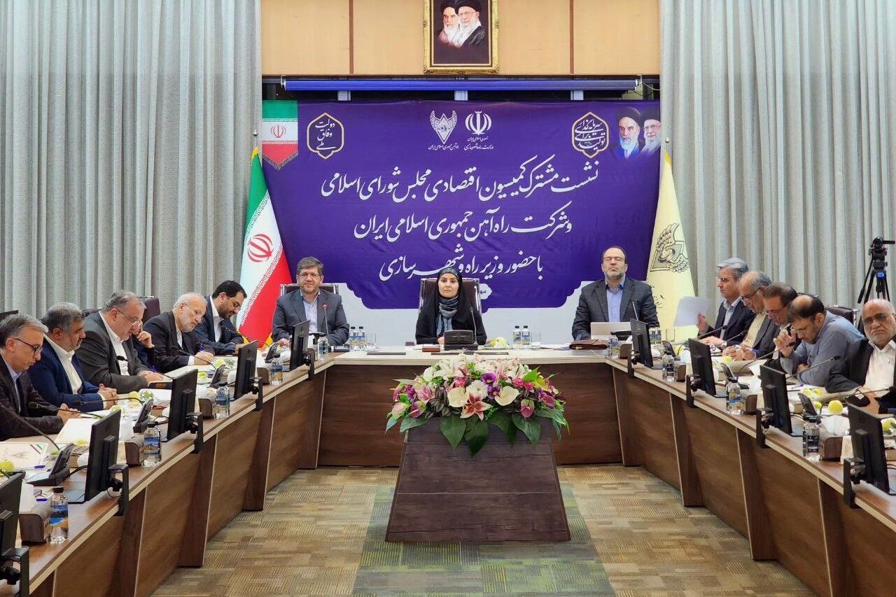 بررسی چالش‌های قیمتگذاری یارانه‌ای سوخت و قیمتگذاری تکلیفی حمل و نقل