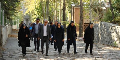 اهدای نشان پیام‌آوران مهربانی به شهردار منطقه یک تهران