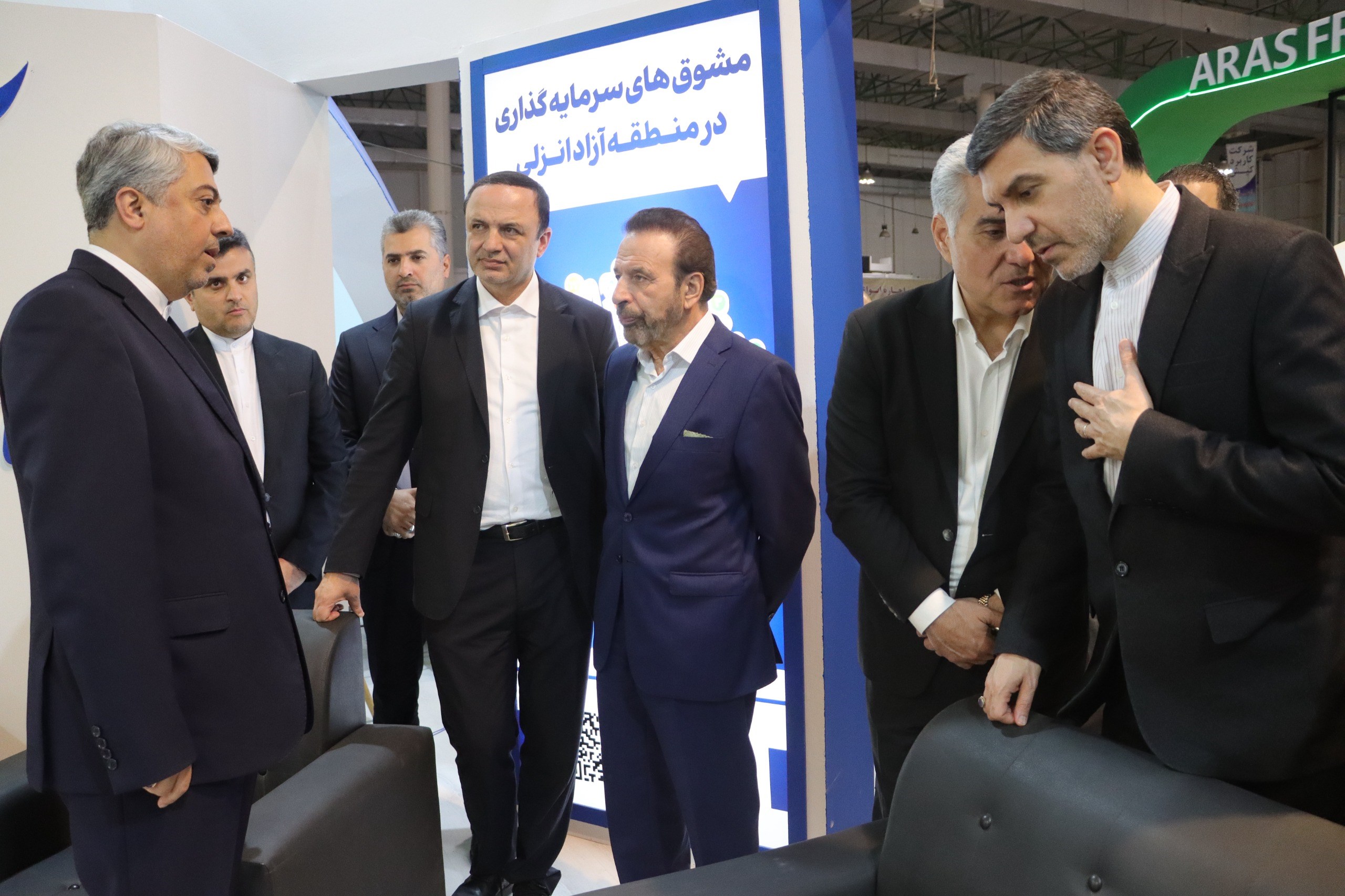 استقبال مدیران ملی و سرمایه‌گذاران از غرفه منطقه آزاد انزلی در کیش اینوکس