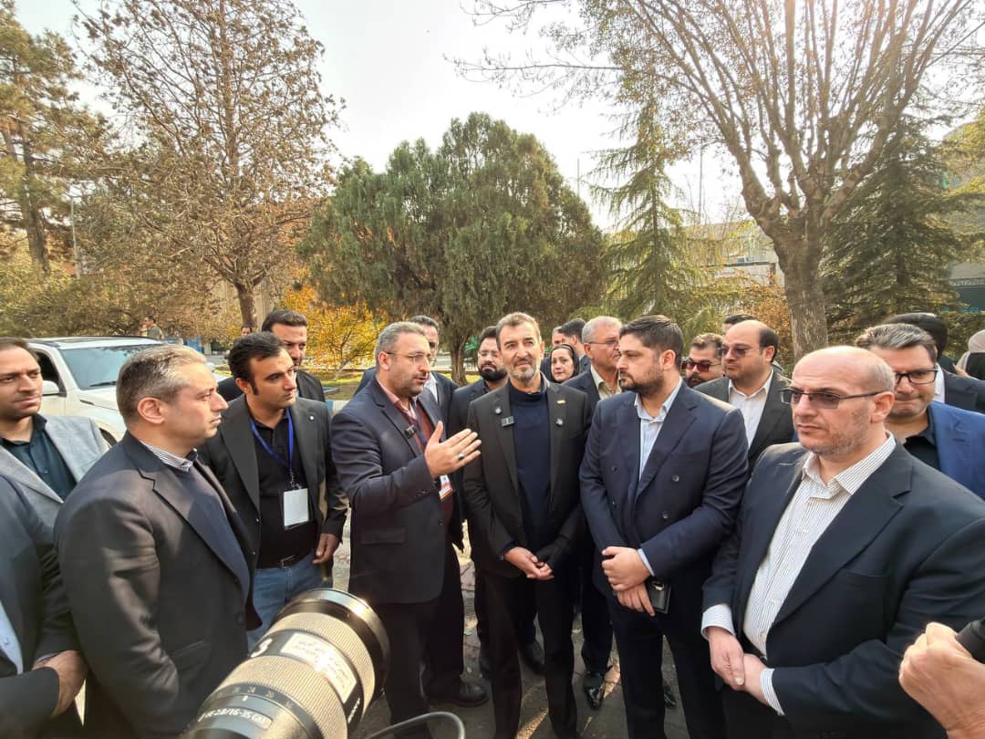 رونمایی از دستگاه سولارواش چادرملو توسط رییس هیات عامل ایمیدرو