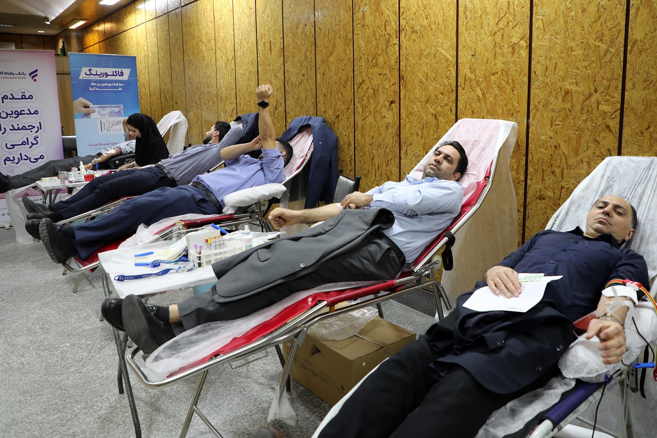 مشارکت گسترده کارکنان بانک رفاه کارگران در اهدای خون