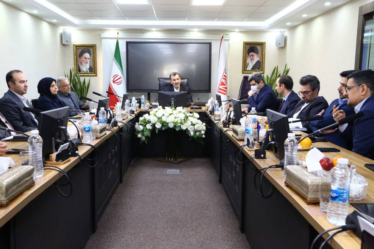 برنامه تشکیل کارگروه ایمیدرو و بورس کالای ایران با هدف جذب سرمایه