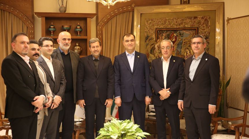 توسعه‌ همکاری‌ها میان بیمه البرز و استاندار اصفهان