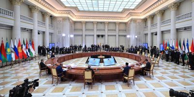 همکاری ایران و اتحادیه اورآسیا زمینه‌ساز منطقه‌ای قدرتمند است