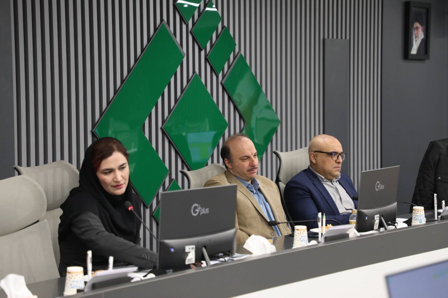 کارگاه تخصصی بررسی آیین‌نامه شماره ۱۱۰ توسط پژوهشکده بیمه