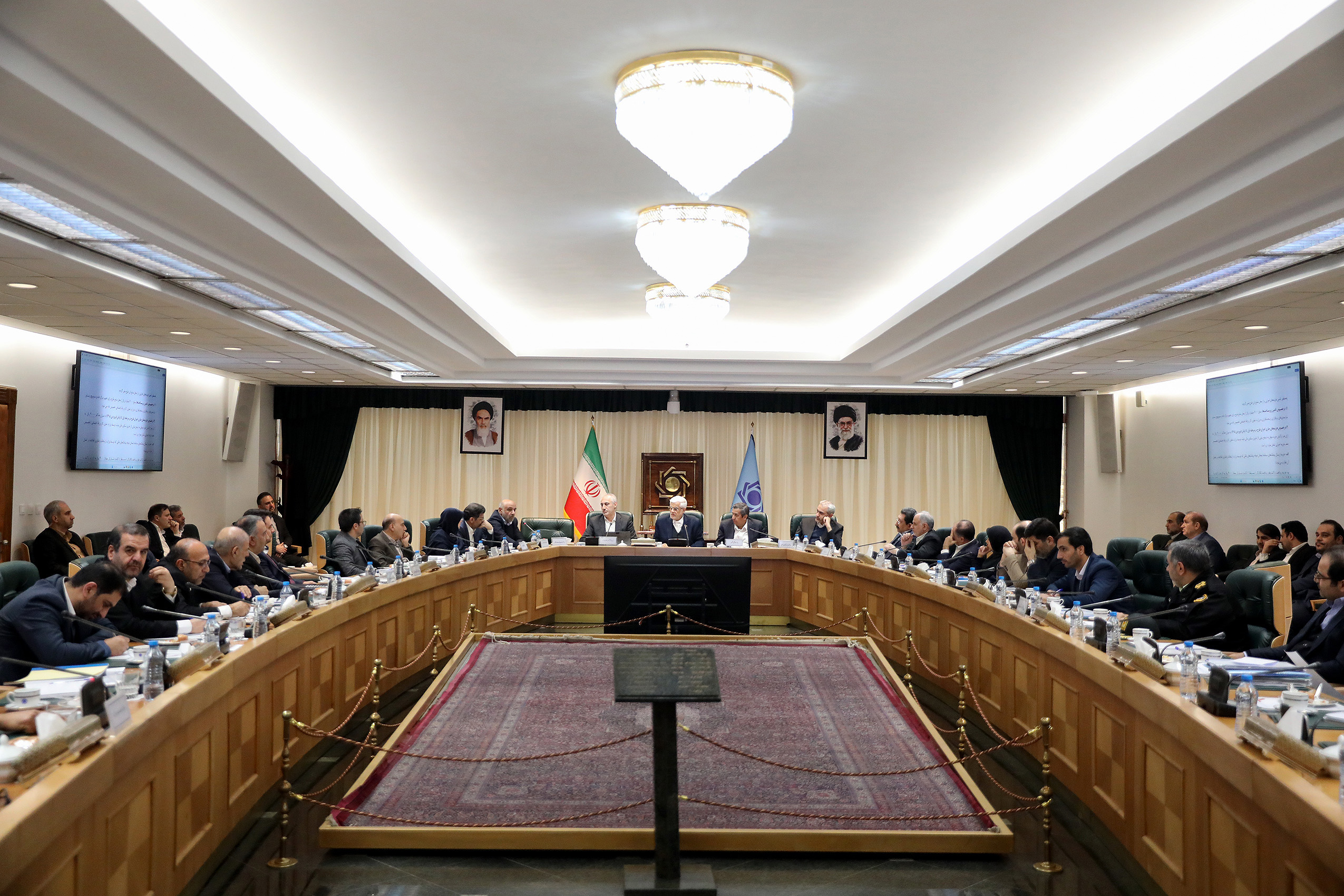 طرح‌های جبرانی دولت با در نظر گرفتن حمایت از معیشت خانواده‌ها اجرا می‌شود