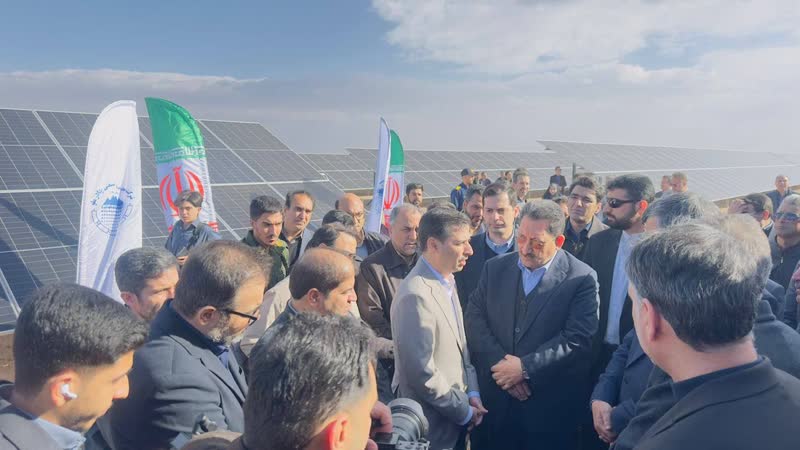 افتتاح نیروگاه ۱۰۰ مگاواتی فروغ کویر چادرملو با حضور وزیر صمت