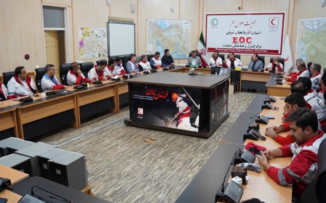 تجلیل بیمه البرز از ایثارگران هلال احمر در روزهای بحرانی آذربایجان شرقی