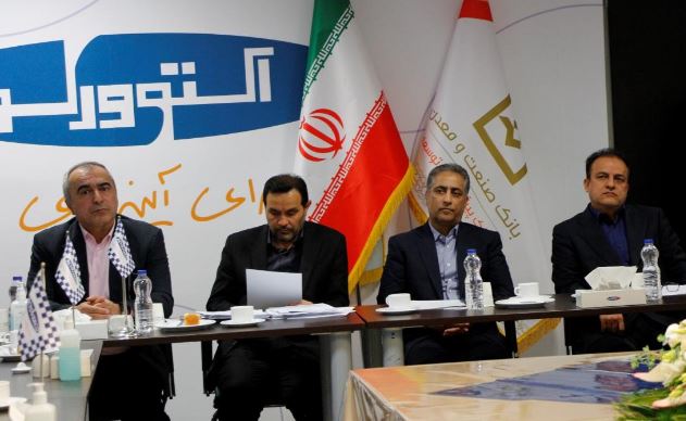 تأکید مدیرعامل بانک صنعت‌ومعدن بر حمایت از صنایع آسیب دیده