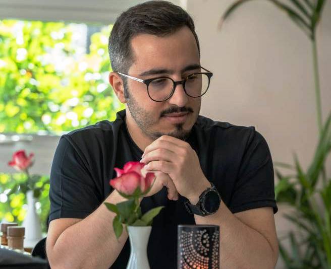 تنها خواننده ایرانی در دانمارک برای وطن خواند