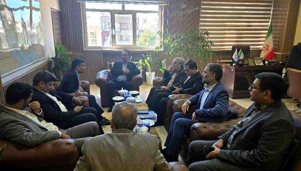 نشست مشترک مدیرعامل بیمه معلم و مدیرکل آموزش‌وپرورش البرز برگزار شد