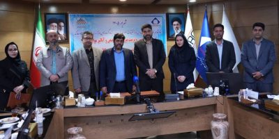 مرکز تحقیقات یزد و گروه تامین و فرآوری مواد معدنی فولاد مبارکه تفاهم نامه امضا کردند
