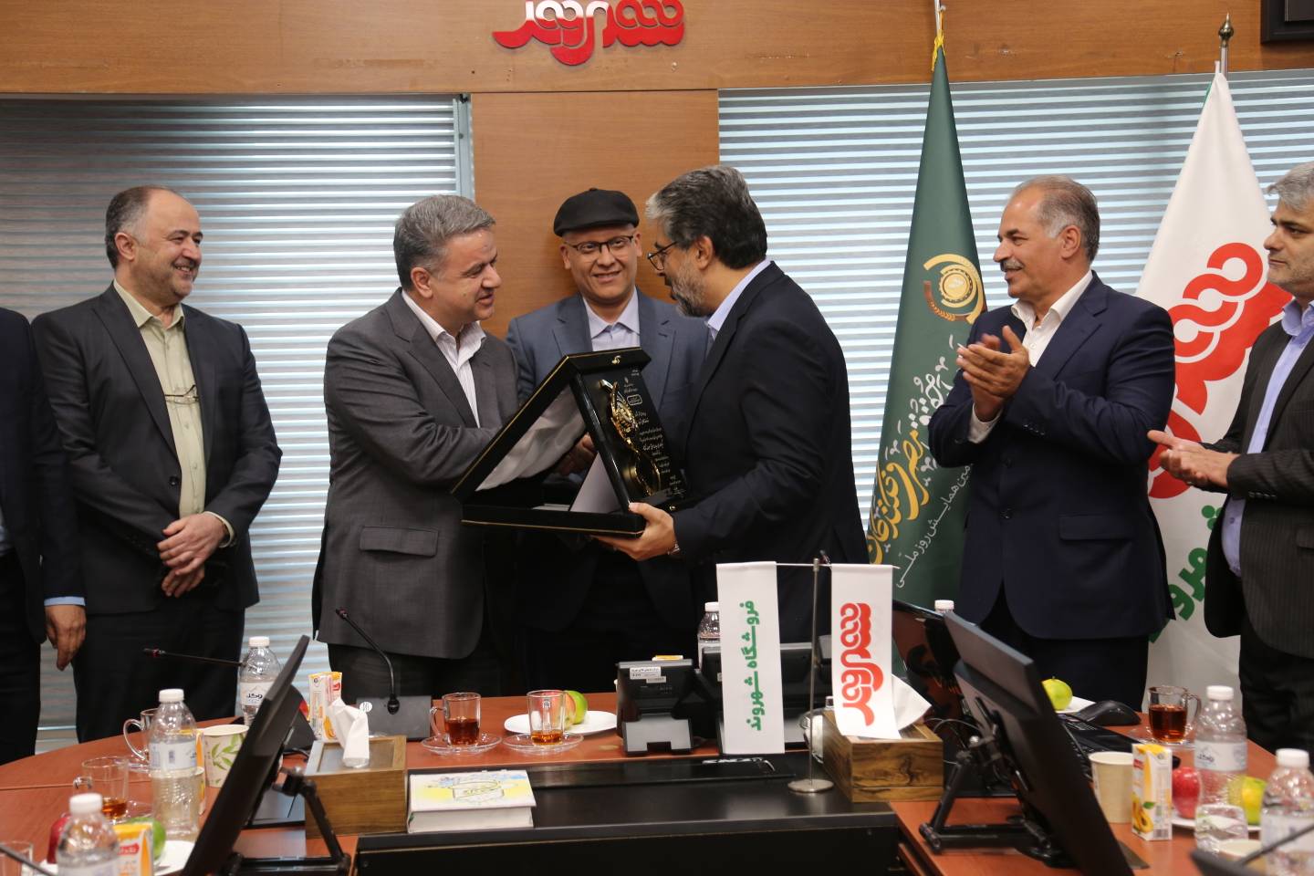 فروشگاه شهروند گواهینامه ملی حمایت از حقوق مصرف‌کنندگان را دریافت کرد