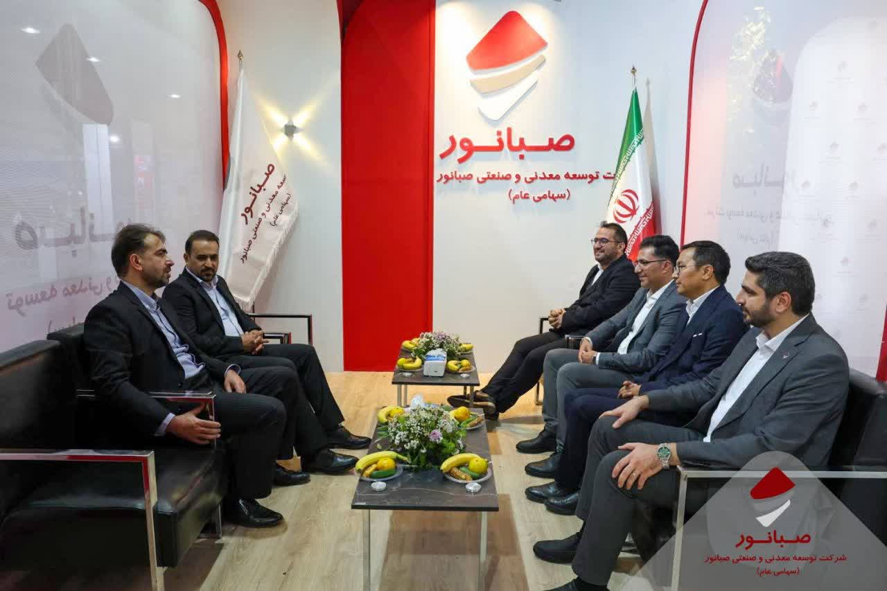 بازدید استاندار همدان و مدیران ارشد صنعتی از غرفه شرکت صبانور
